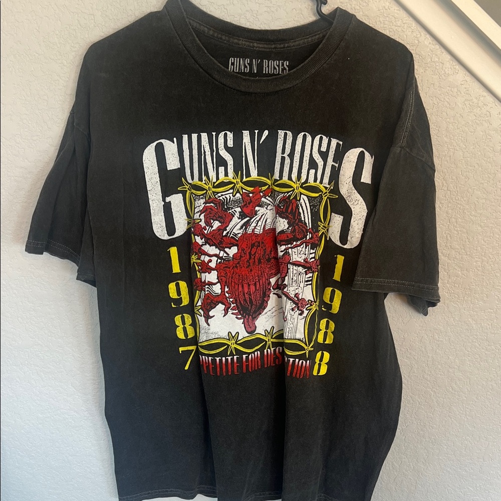 Guns N' Roses Black Graphic Tee - Men's Short Sleeve